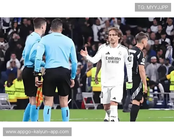 皇马三线疲态尽显,榜首保卫战隐忧浮出水面 皇马三线疲态尽显,榜首保卫战隐忧浮出水面