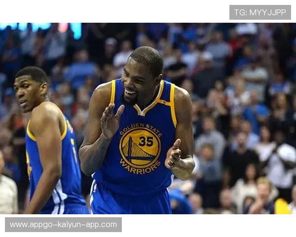 羽毛球踩线判罚引全场嘘声