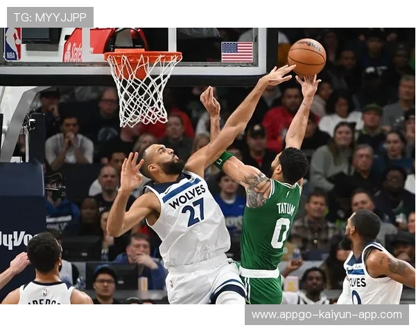 文班亚马谈哈珀受伤：希望他一切顺利，他打得特别好，文班亚马 戈贝尔